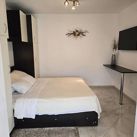 Rimbaldo Apartments คิร์ก ภายนอก รูปภาพ