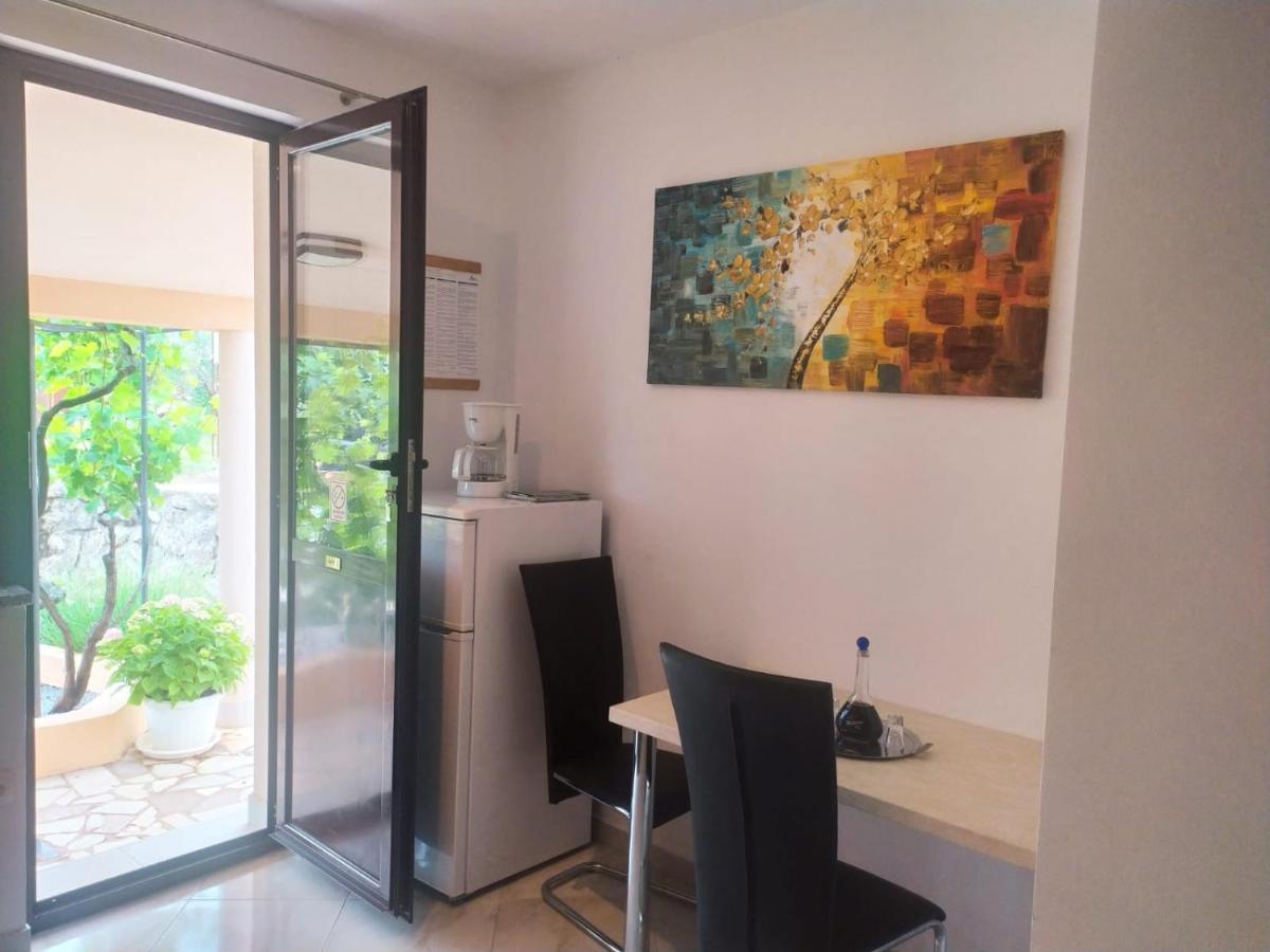 Rimbaldo Apartments คิร์ก ภายนอก รูปภาพ