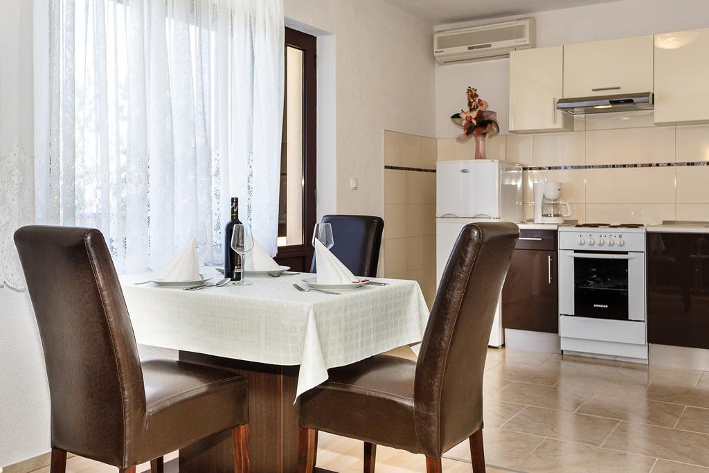 Rimbaldo Apartments คิร์ก ภายนอก รูปภาพ