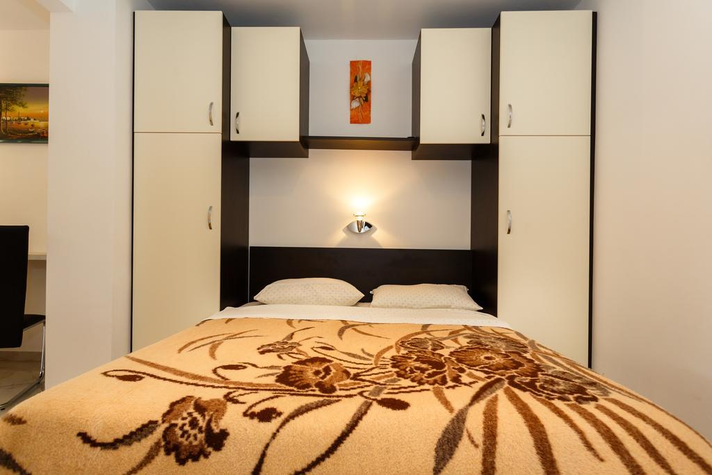 Rimbaldo Apartments คิร์ก ภายนอก รูปภาพ