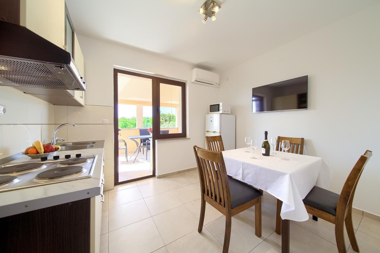 Rimbaldo Apartments คิร์ก ภายนอก รูปภาพ